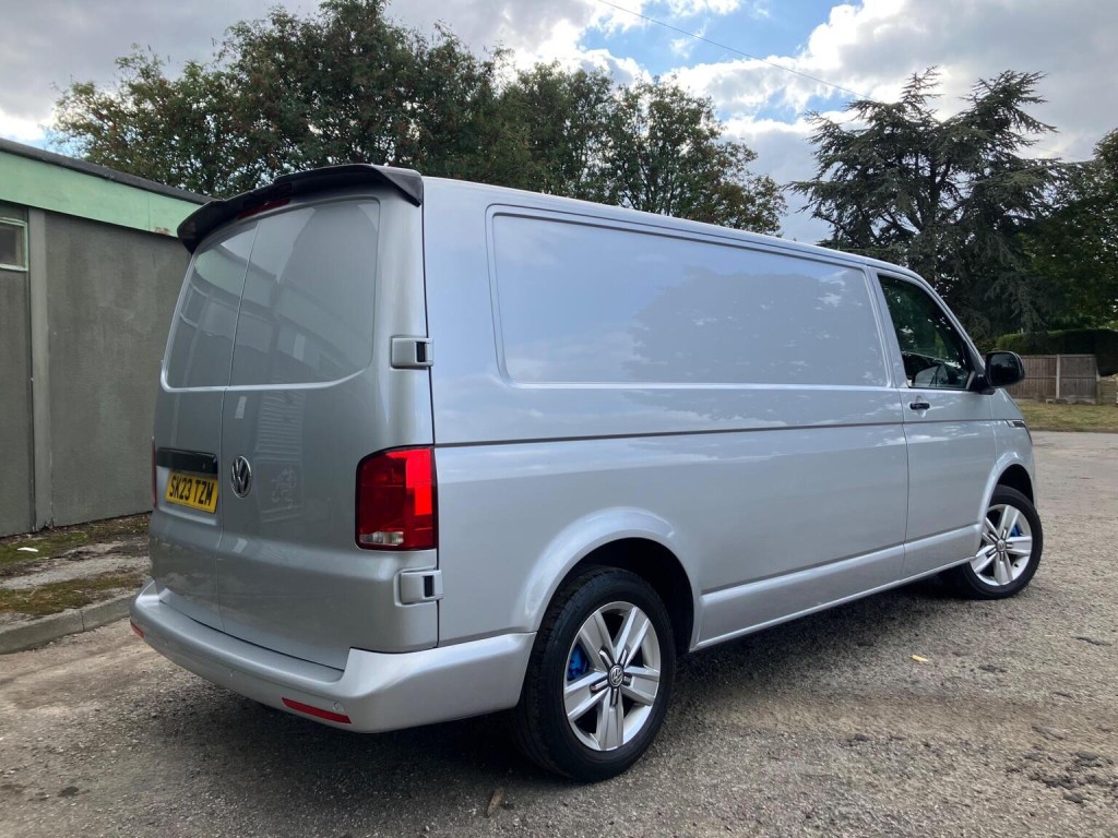 VOLKSWAGEN TRANSPORTER