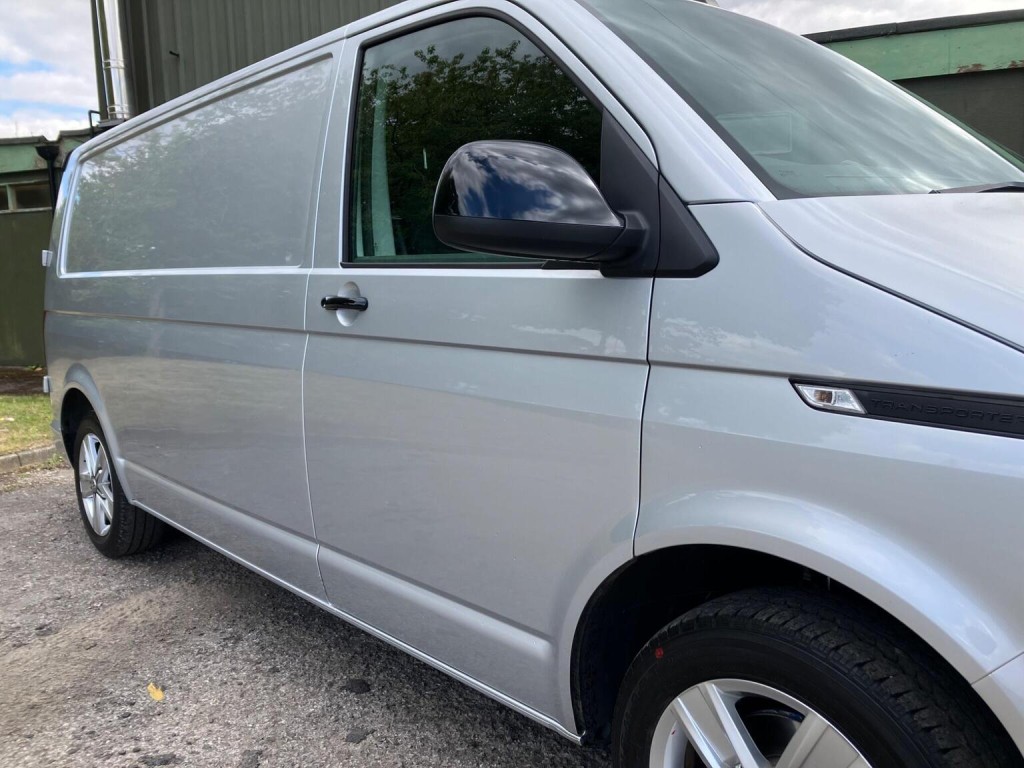 VOLKSWAGEN TRANSPORTER